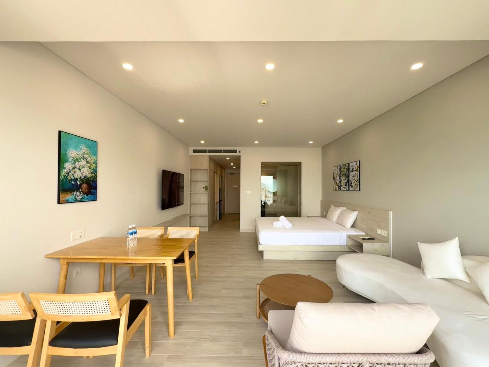 Gold Coast Nha Trang Luxury Apartment - Ocean View Екстер'єр фото